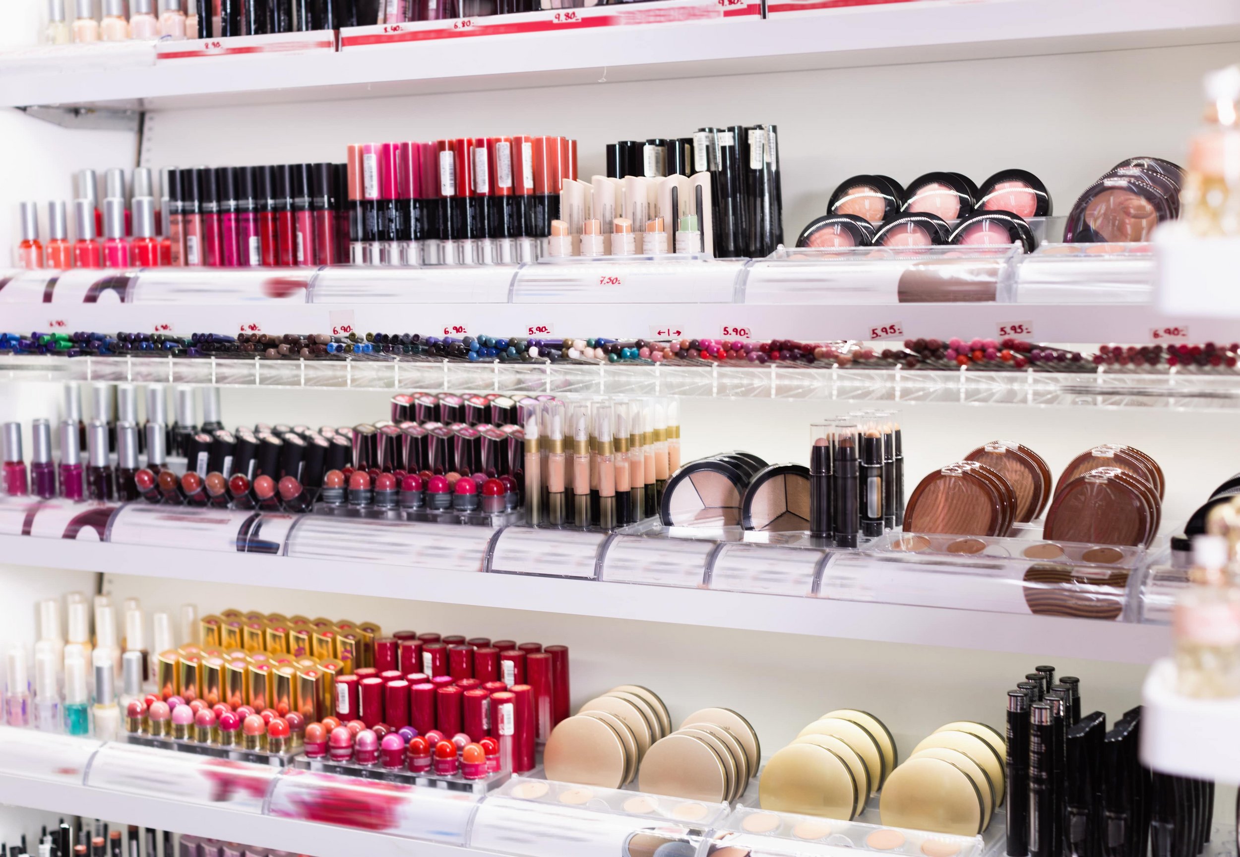 Kozmetika u trgovinama centra Supernova Zadar Large cosmetics collection