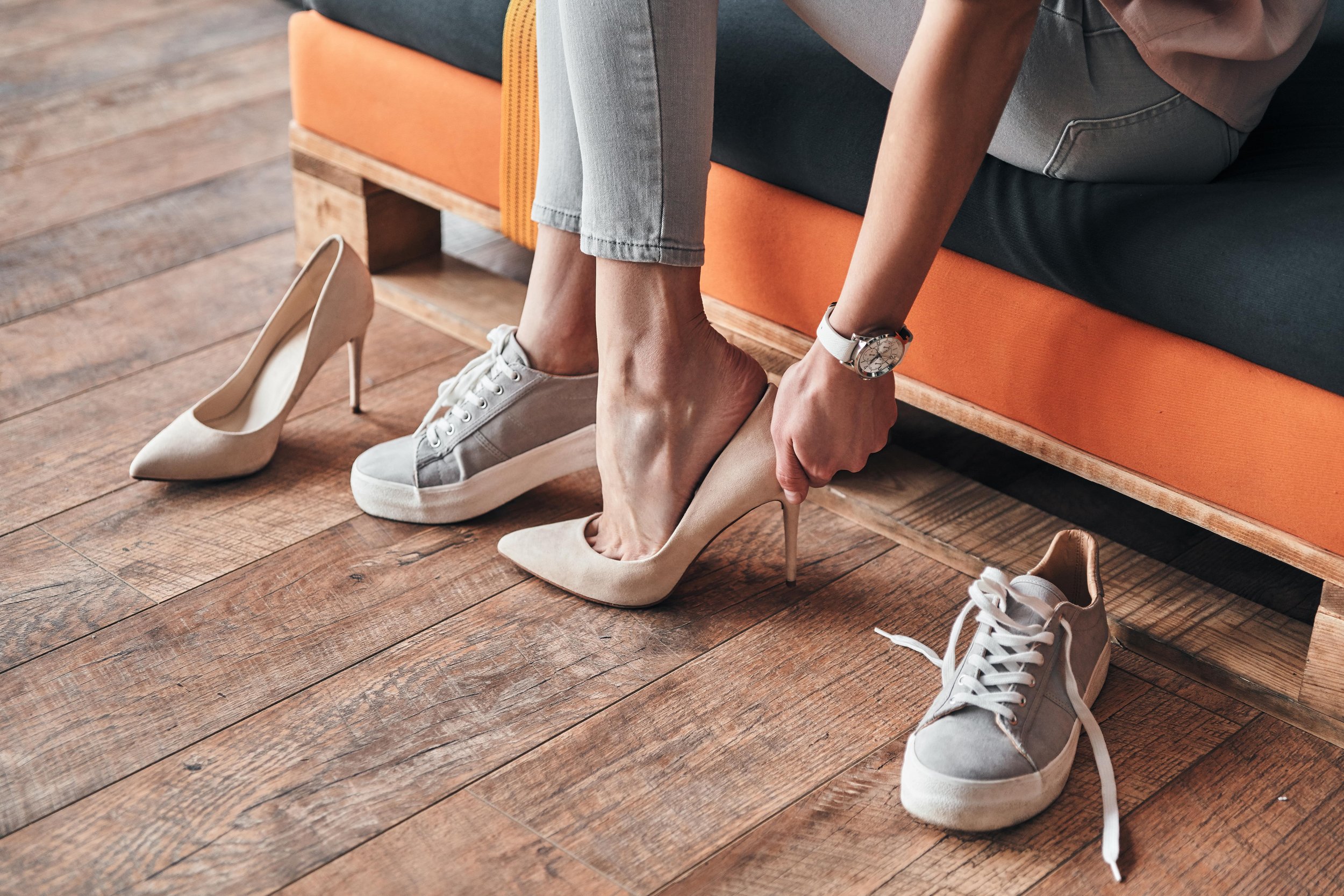 Odličan izbor tenisica i cipela Sneakers and high heels